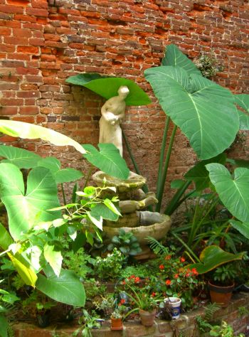 Fountain, 612 Royal Street